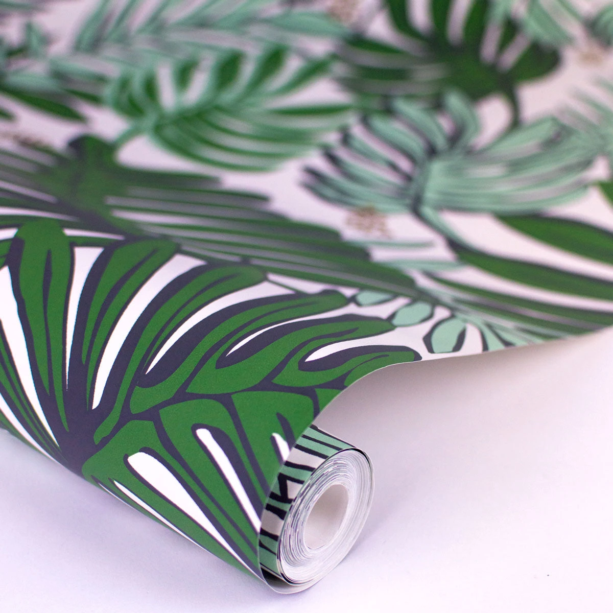 Jungalow Aja Wallpaper In Green By Justina Blakeney® - Sure Strip 7 Jungalow Aja Wallpaper In Green By Justina Blakeney® - Sure Strip